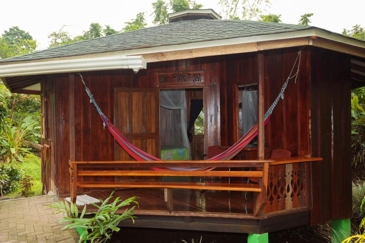 Bungalows Ache Cahuita Exterior photo